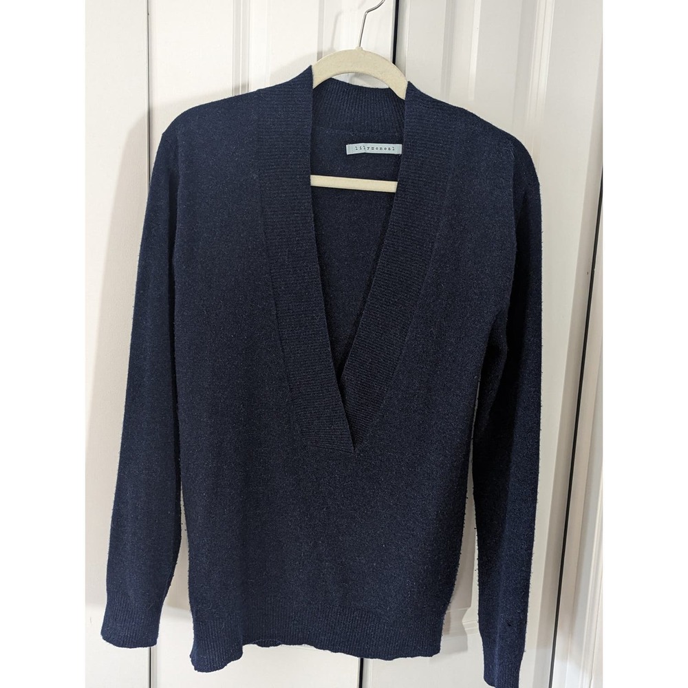 lilymcneal 100% cashmere navy blue (heather). deep Vneck sweater womens Medium